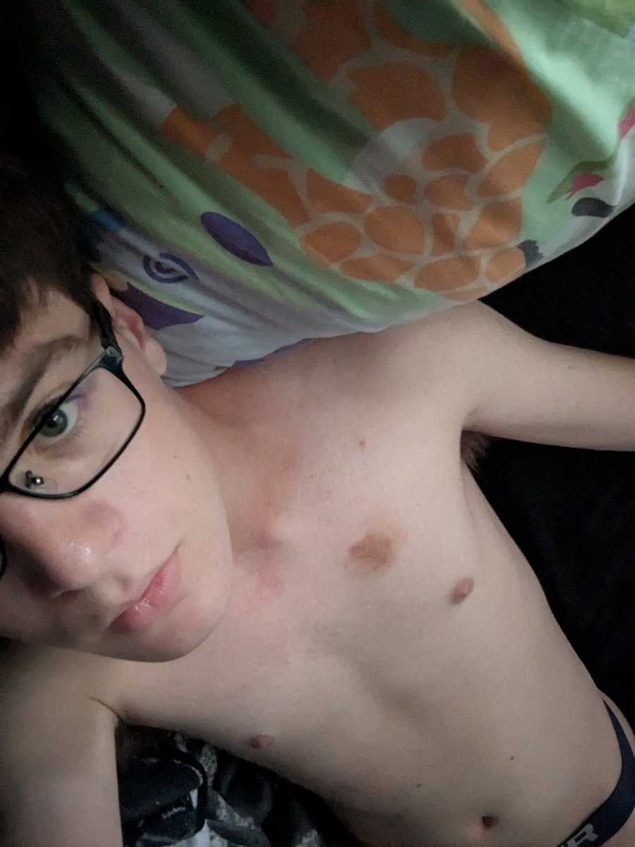 heroinchictwink's tweet photo. I'm tired of the heat https://t.co/YulCiMrtMa