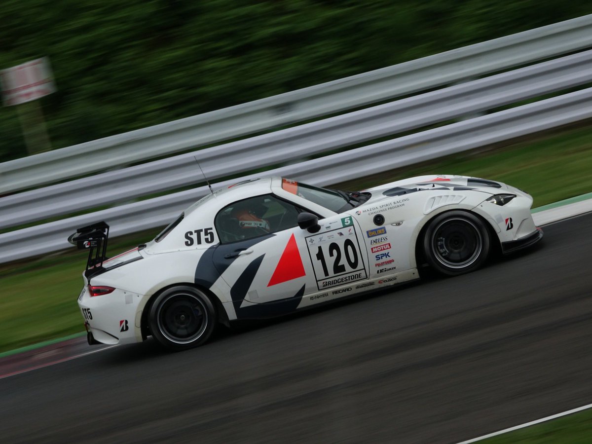 tatsukt15's tweet photo. #スーパー耐久　1日目はスポンサー様のステッカーを貼ったり写真を撮ってました📸
2日目も雨なので気をつけていきます👍

#MAZDA_SPIRIT_RACING  
#MAZDA 
#マツダ
#S耐への道 https://t.co/JwxO72ncTz