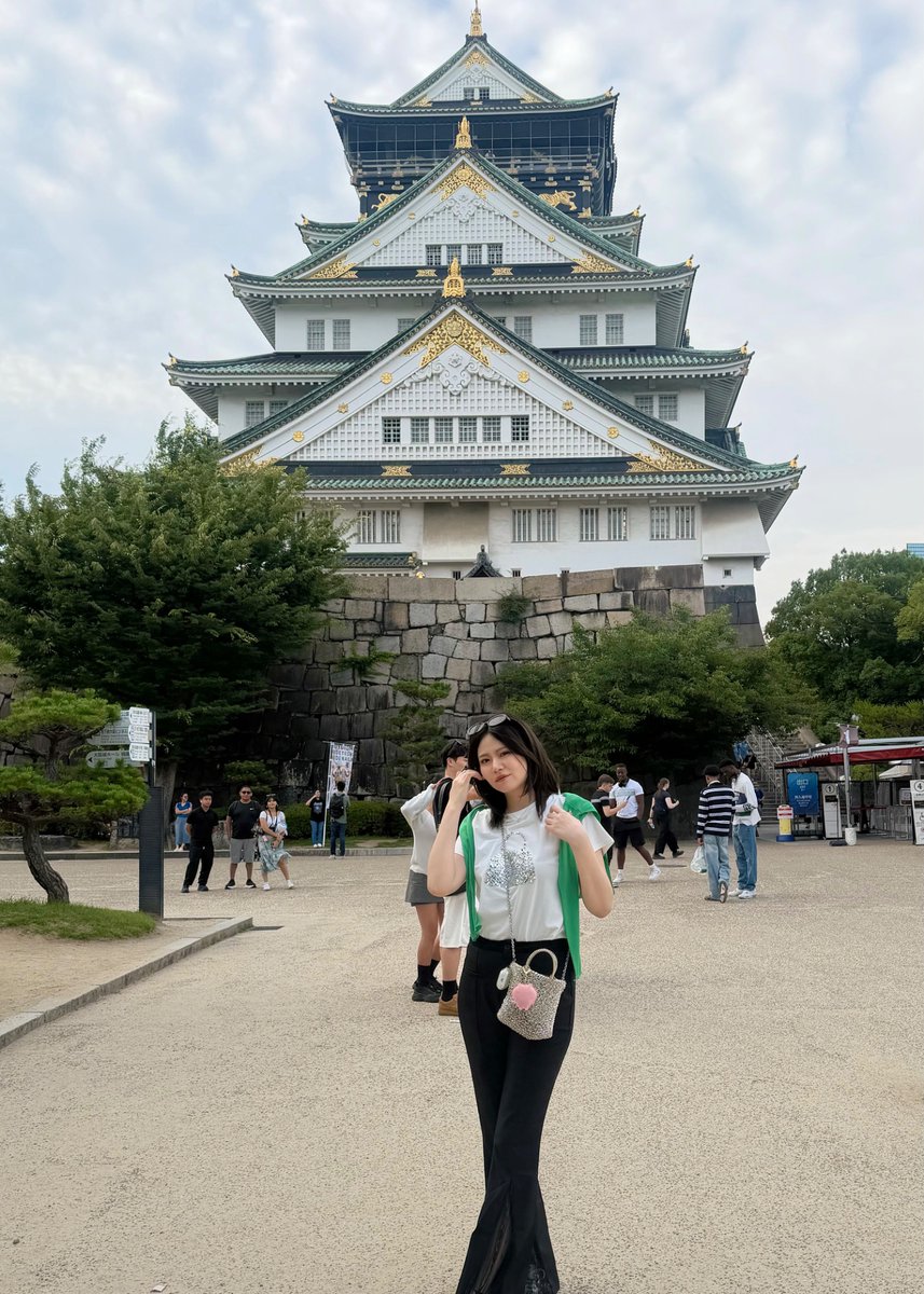 echun8's tweet photo. のんびり大阪城散歩🏯🚤💙💜

頑張る日も大事やけど、
のんびりする日も同じくらい大事☺️
#大阪城 #紫陽花 #休日 https://t.co/sX9zNJPxSt