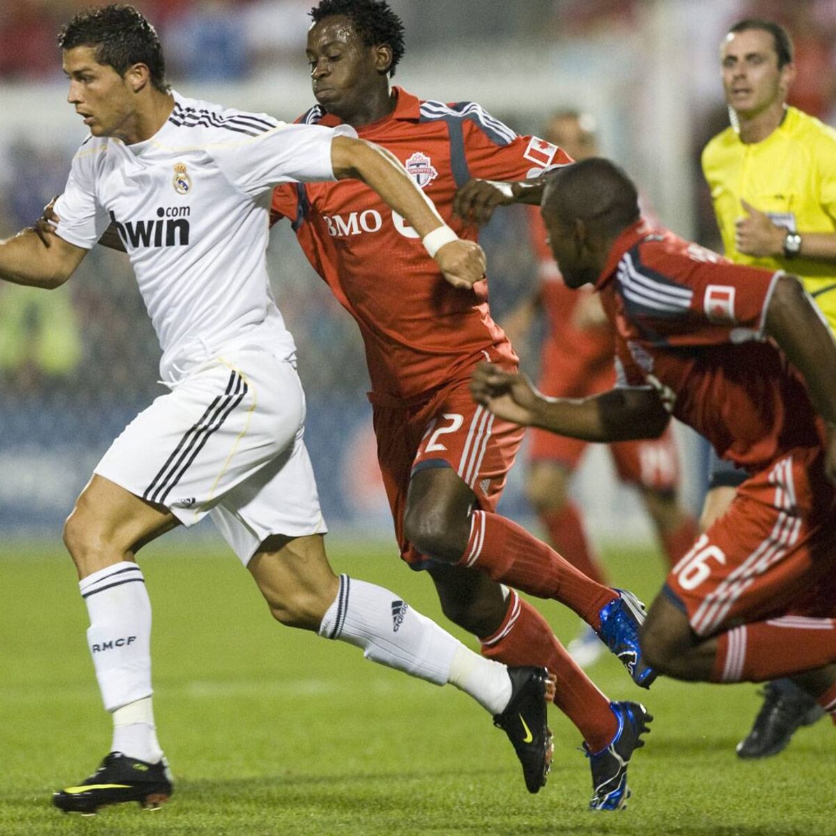 MadridUniversal's tweet photo. 🚨 FUN FACT: Cristiano Ronaldo scored his first Real Madrid goal against Toronto FC in 2009 at the very stadium Portugal are playing Croatia in now. https://t.co/7fC6ELaqdd