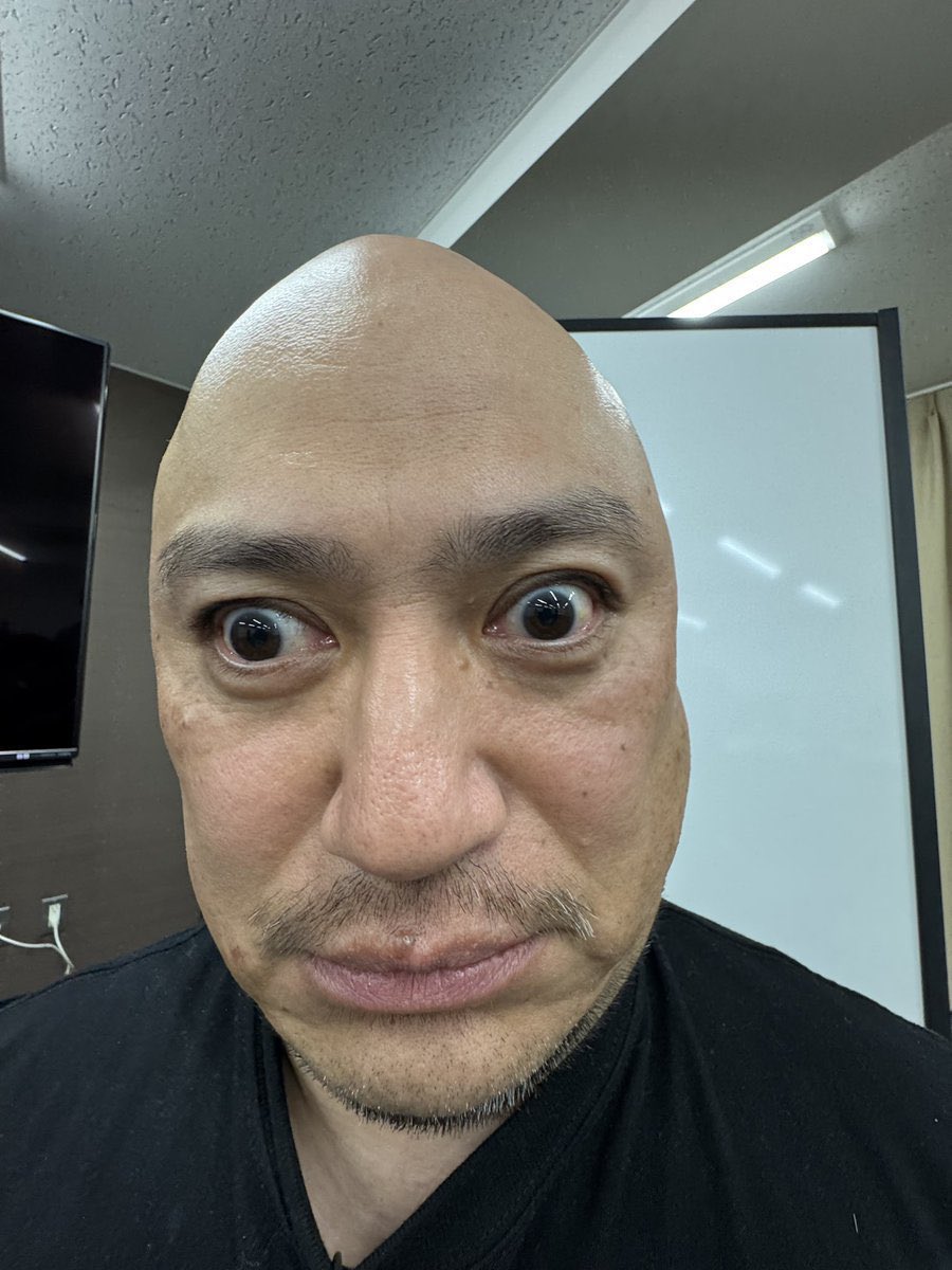 machiawaswe's tweet photo. 【大豆の発芽実験】
←冷蔵庫の中
　　　　　　　　　　　　　脱脂綿の上→ https://t.co/OyqX0eUPXf