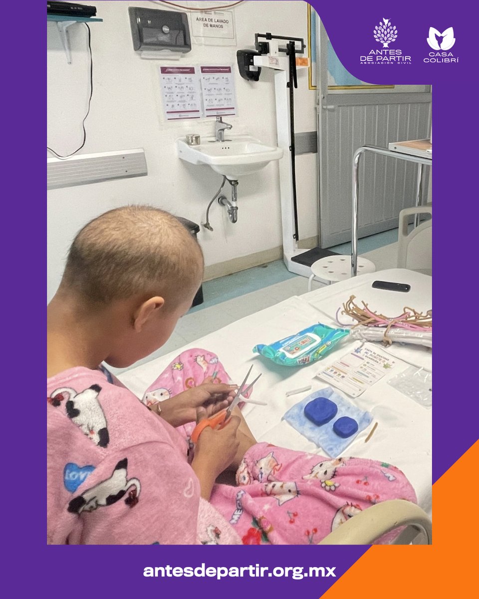 AntesDePartirAC's tweet photo. Acompañar en el hospital implica crear espacios donde los pacientes puedan jugar, imaginar y salir por un momento de lo que están viviendo.
#CáncerInfantil #CasaColibrí #Ludoterapia #MomentosQueCuentan #RedDeApoyo https://t.co/xaQwhgNt75