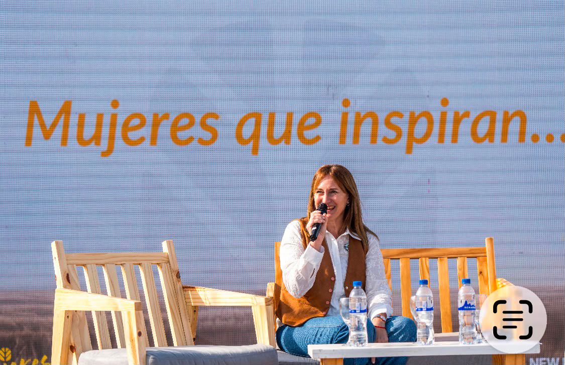AgroActiva's tweet photo. En #Agroactiva2026,Mujeres Activas reunió a las voces que construyen el campo argentino.
De Tekron a la Red de Mujeres Rurales, de la política a las cooperativas: Scaglia, Giraudo, Sarnari, Nardi, Semadeni, Lucero, Mujeres AFA y muchas más.
El campo se construye con voz de mujer https://t.co/1MUa6Pn7dF
