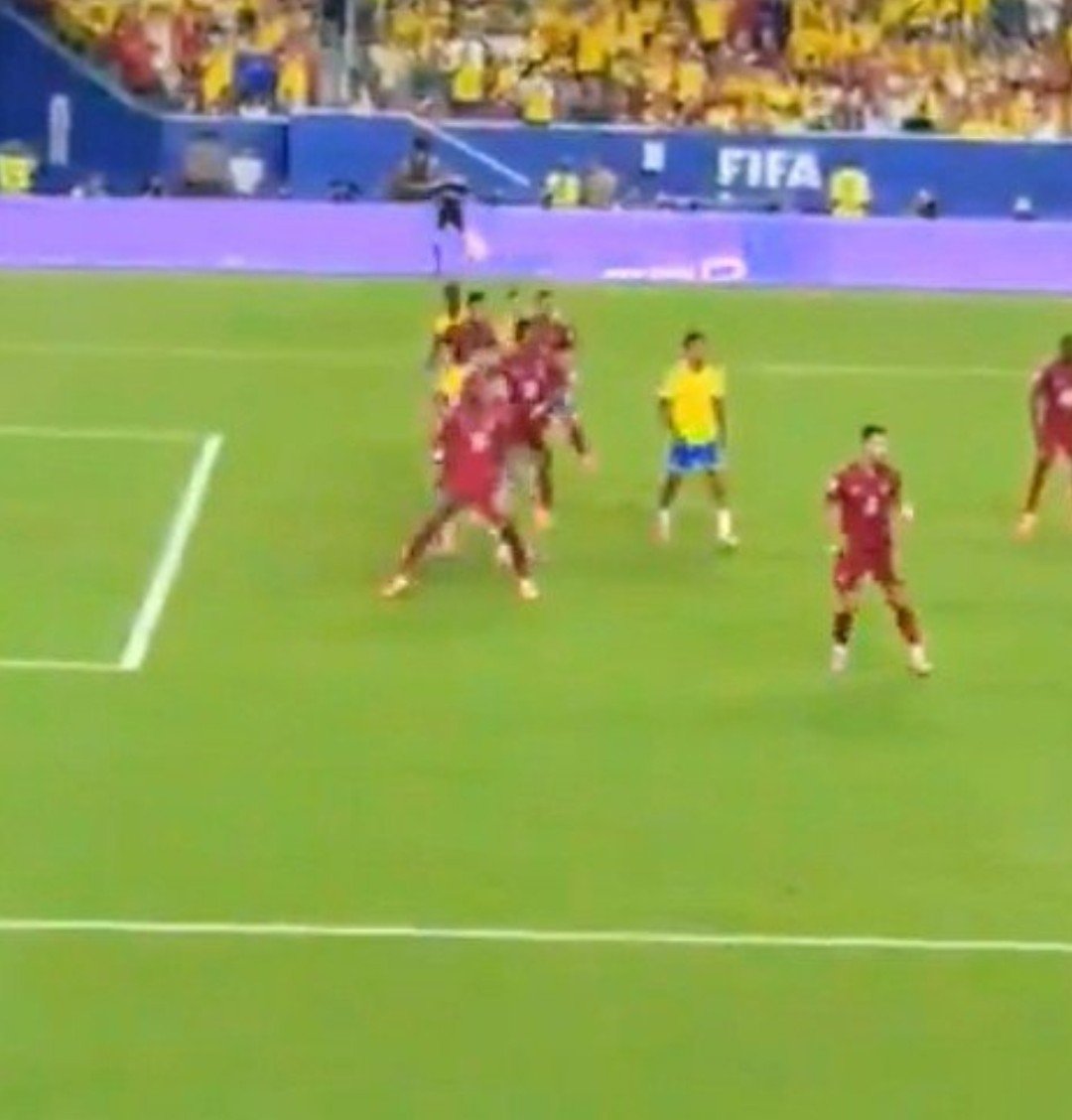 frabigol's tweet photo. Que poco se habla del gol que le robó Portugal a Colombia, es un ESCANDALO https://t.co/JySgVopUDw