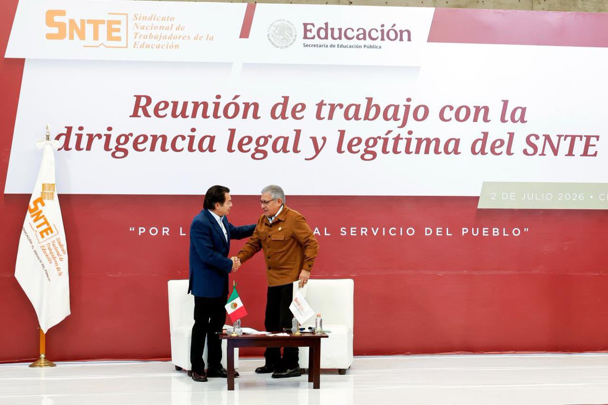 secc11cdmx's tweet photo. Dirigentes del #SNTE de todo el país, encabezados por su Srio. Gral., Mtro. Alfonso Cepeda, se reunieron con el Srio. de Educación @mario_delgado, para dar solución a demandas como eliminación de la Usicamm, salario digno, reforma al sistema de pensiones y mejor seguridad social. https://t.co/1UfOGrjKD1