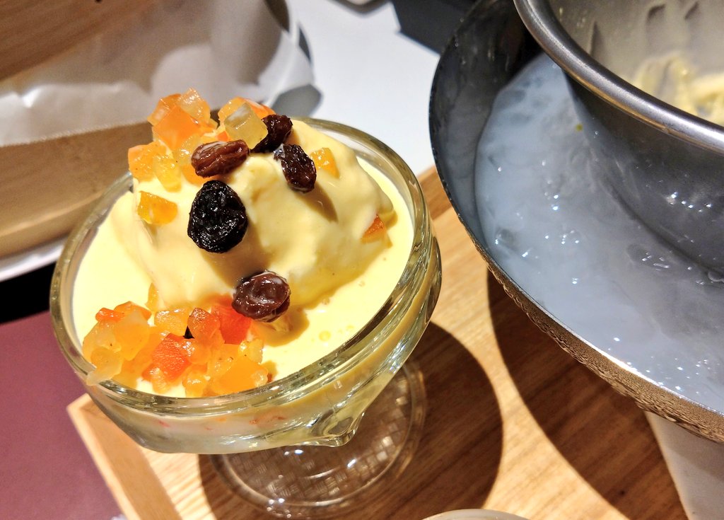 1nyan7's tweet photo. アイス作ってきた🍨
綺麗に固まらなかったけど美味しかった✨ https://t.co/kSDbrUiGXA
