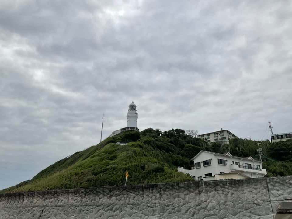 azumashinji's tweet photo. おはようございます
ジメジメの霧雨の朝🤔
東京は梅雨空が続いてますね〜
スカッとした青空が恋しい😮‍💨
梅雨前の水不足は解消されたのかなぁ？
かと言って災害も困るし、、、
ちょうど良い感じには
自然もなかなか
上手く行きませんね😅
さあ今日も元気に頑張りましょう♫ https://t.co/LB0vh4ngIn