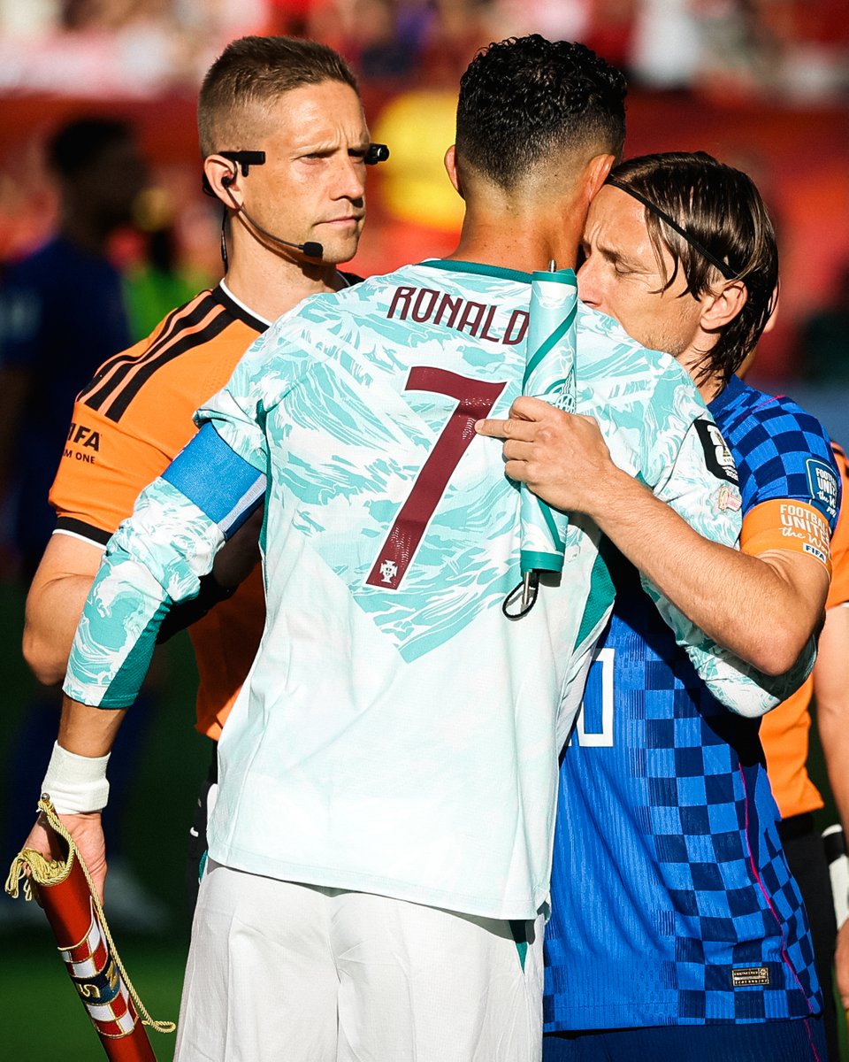 fifaworldcup_fr's tweet photo. Cristiano 🫂 Modric

#FIFAWorldCup https://t.co/uVztdJNL8z