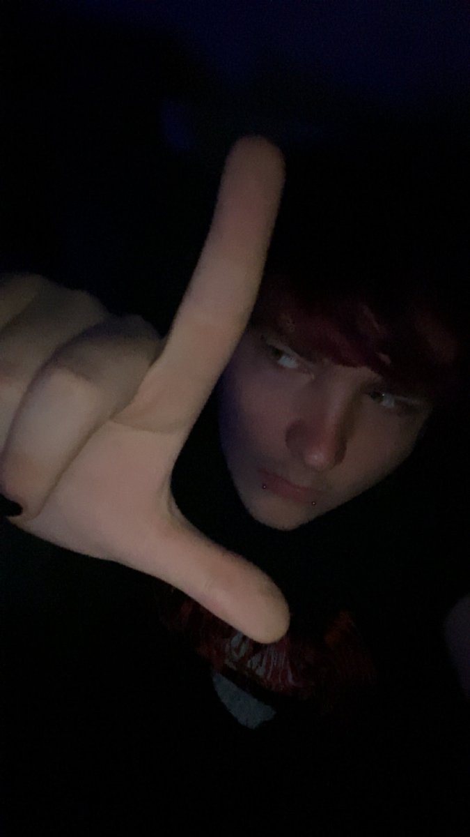findom_nb's tweet photo. I’m curious do fincucks like being called losers more or do they like being flipped off more 🤭🖕

#findom #gayfindom #cashmaster #fincuck #finsub https://t.co/FvV2KbsRQ2