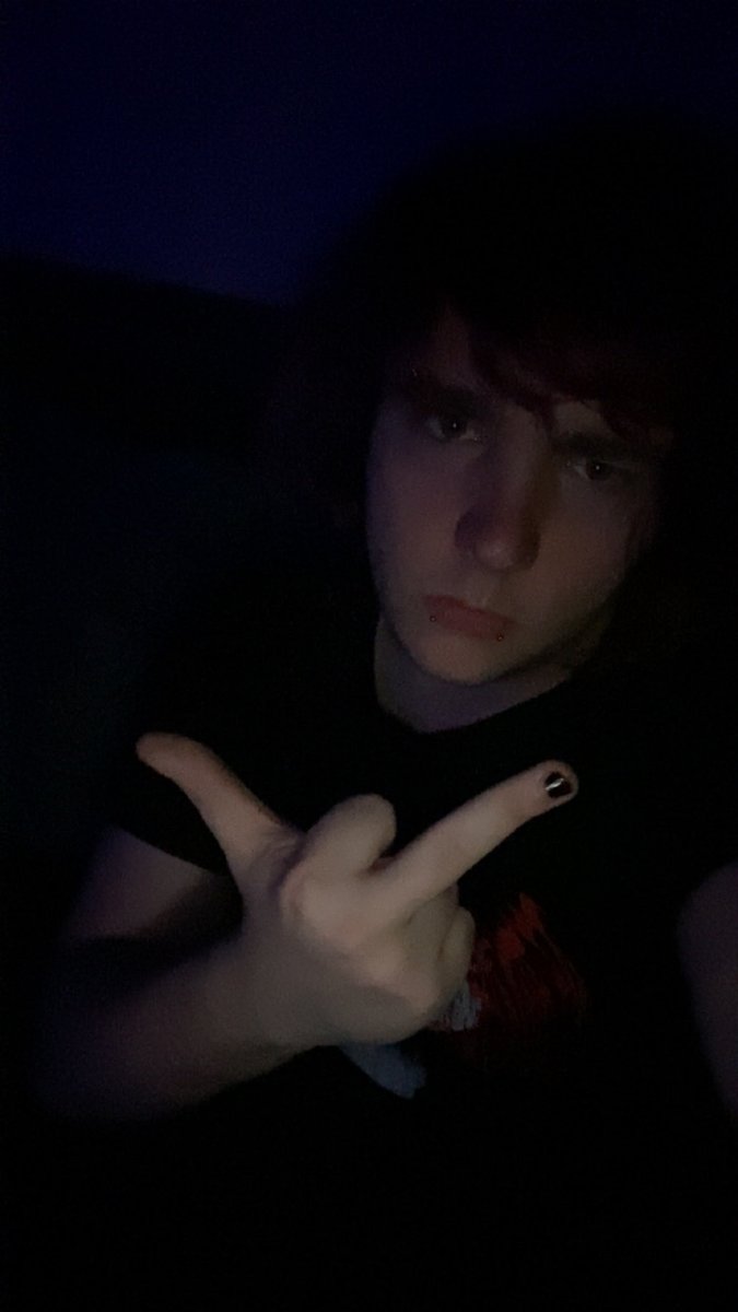 findom_nb's tweet photo. I’m curious do fincucks like being called losers more or do they like being flipped off more 🤭🖕

#findom #gayfindom #cashmaster #fincuck #finsub https://t.co/FvV2KbsRQ2