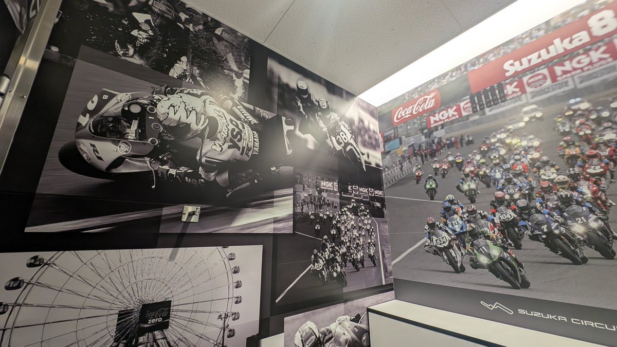 NGY201055's tweet photo. 鈴鹿PA〜8耐も始まるから今の展示はMORIWAKIモンスター！フォーサイトがカッケーっす。明日はグロムカップのお手伝いで鈴鹿へGo！ https://t.co/jX4CaxseU3
