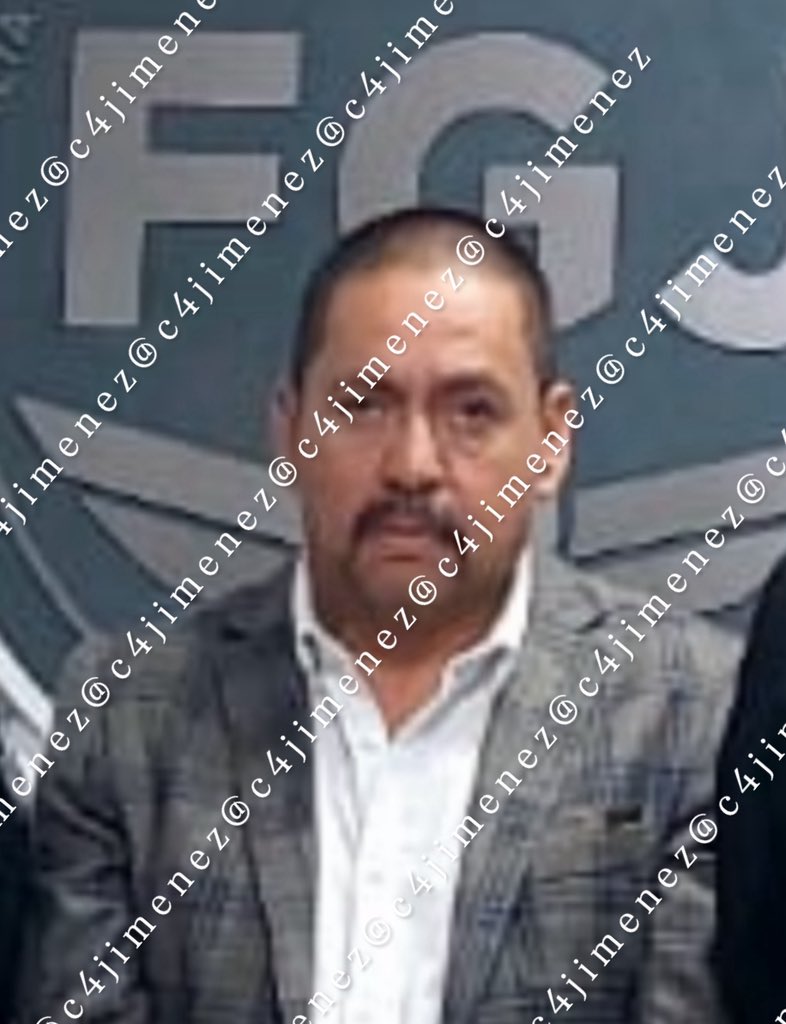 c4jimenez's tweet photo. DETIENEN a FUNCIONARIO de @Edomex 
Lino Rodriguez Glz @SSPCMexico @FiscaliaEdomex y @SEMAR_mx lo detuvieron en Toluca.
Está acusado de secuestro y D. Organizada.
Es parte de la Operación Enjambre armada por @OHarfuch y @delfinagomeza en Edomex

El caso #C4EnAlerta https://t.co/21TrtAj17T