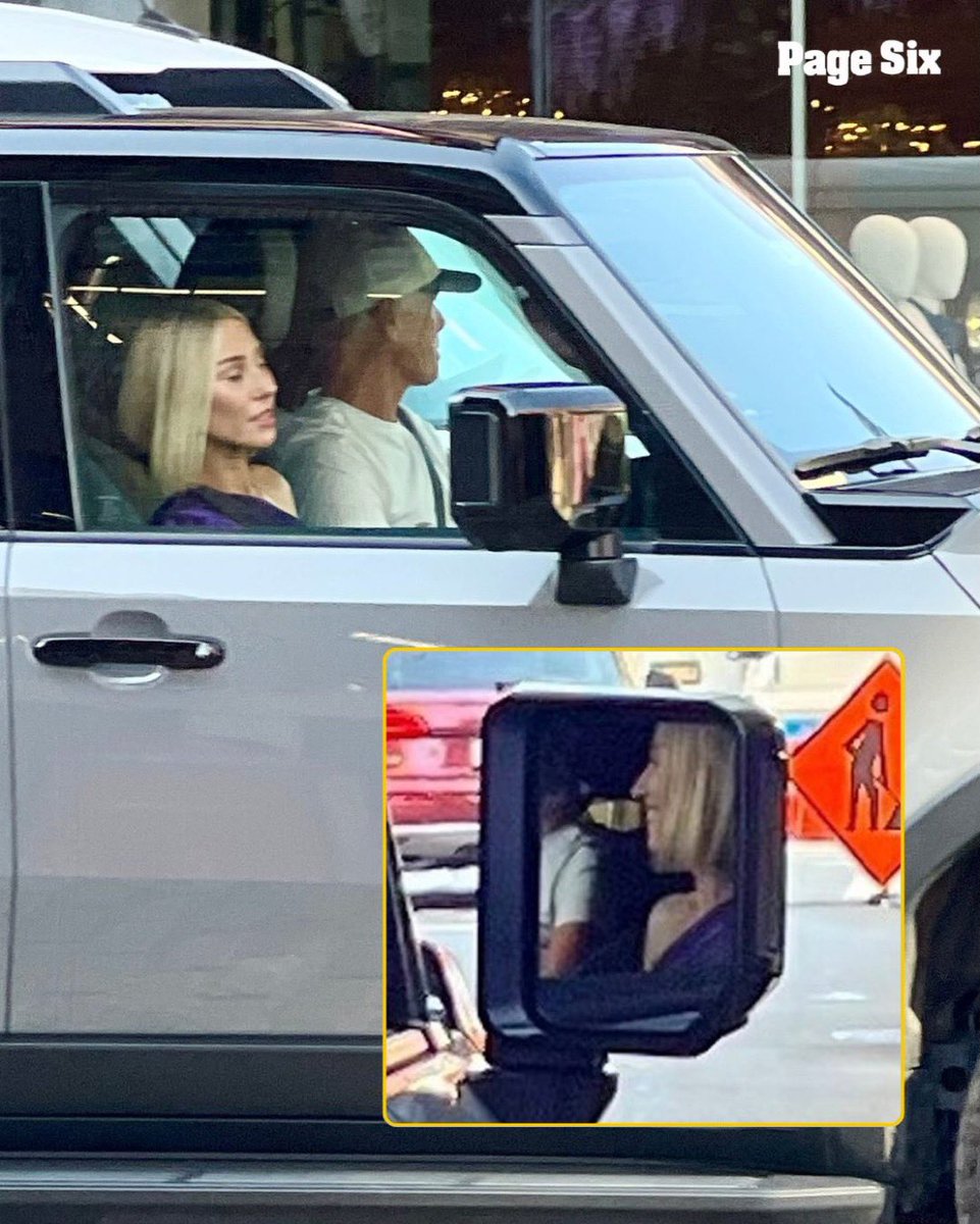 MidiasTSNBR's tweet photo. E Ashley Avignone  foi vista chegando no jantar de ensaio do casamento de Taylor Swift e Travis Kelce!

#taylorswift https://t.co/Ga8TwlPVBA