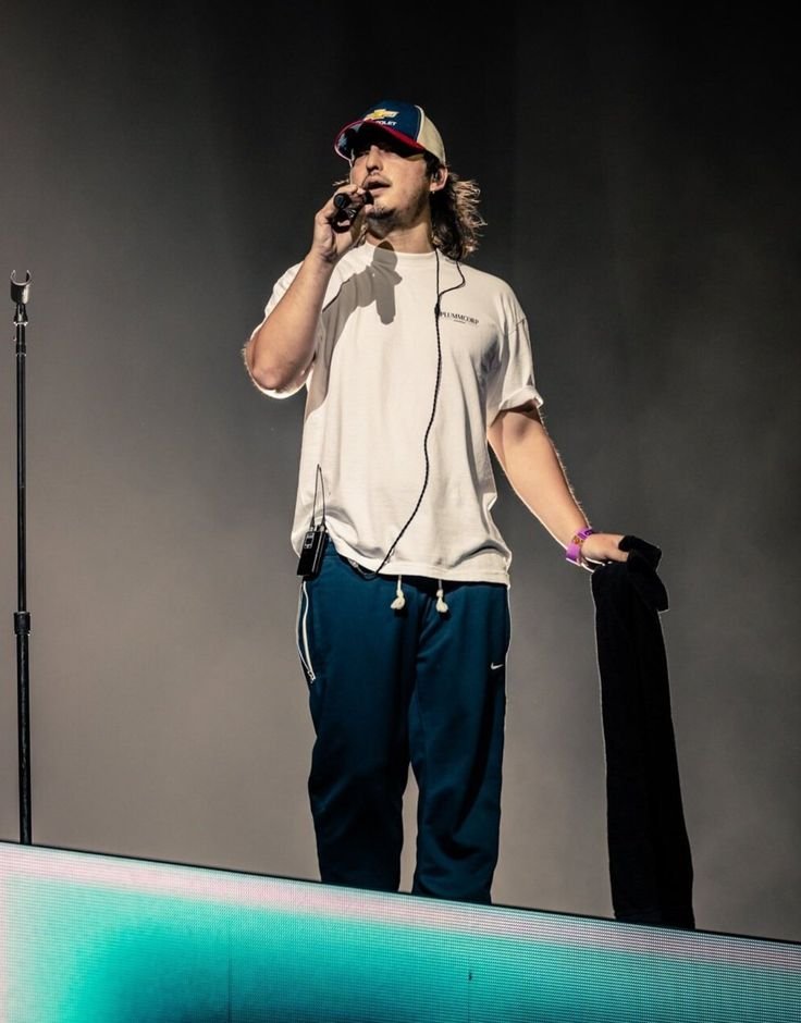 nightriderbkzs's tweet photo. Joji con gorra Chevrolet, sos y serás el amor de mi vida https://t.co/XUS7Hy68ew