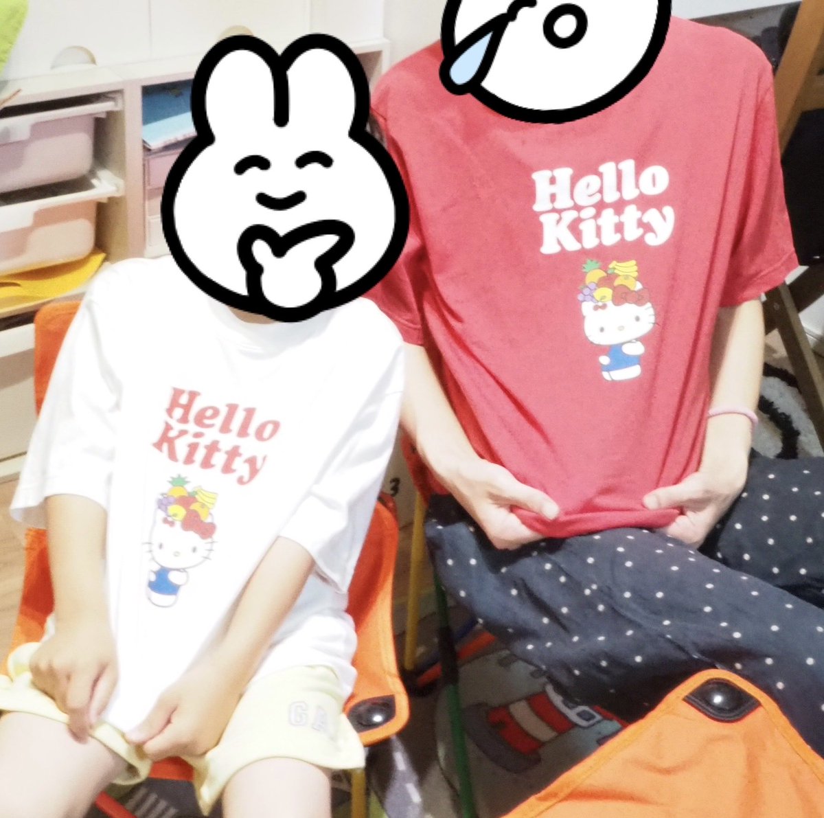 tm_8m's tweet photo. こういうの見ると、やっぱ女の子欲しかったよな〜〜！！ってなる

幸い息子はキティを好いてくれてるので、パジャマにUTお揃いで着てる💛 https://t.co/V1vZ8juRSg