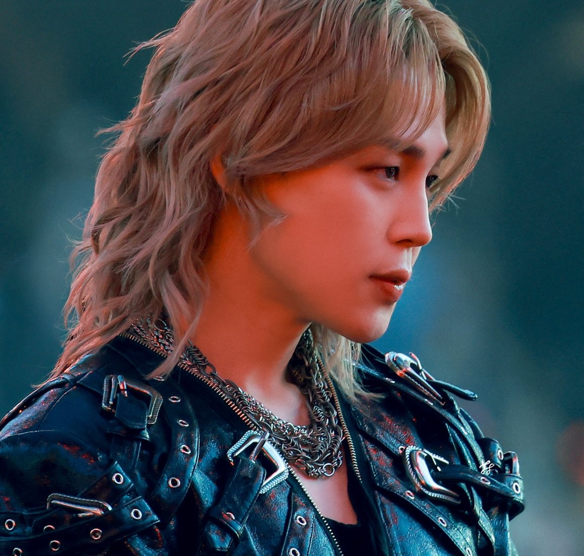isjiminblonde's tweet photo. im speechless.. how is he real??? https://t.co/ND13Me8nr2