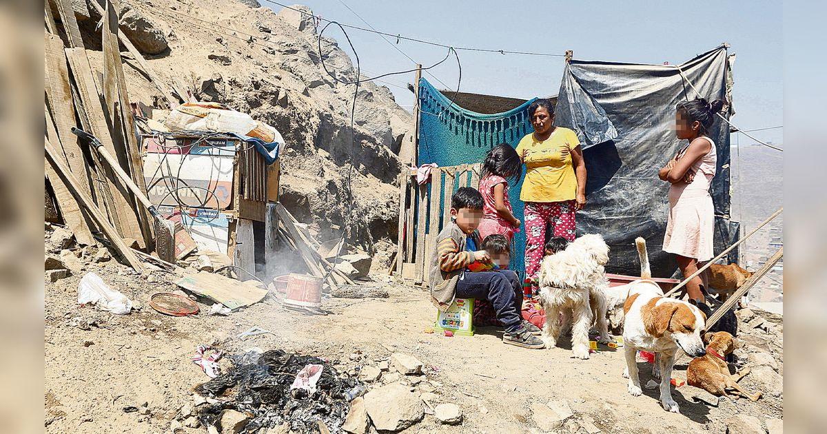aldebharam's tweet photo. @RNacional_News POBREZA Y MISERIA. CONSECUENCIA DE MÁS DE TREINTA AÑOS DE NEFASTO MODELO ECONÓMICO EMPOBRECEDOR VENDEPATRIA TERRORISTA FUJIMORISTA. https://t.co/J3ujIKFZjz