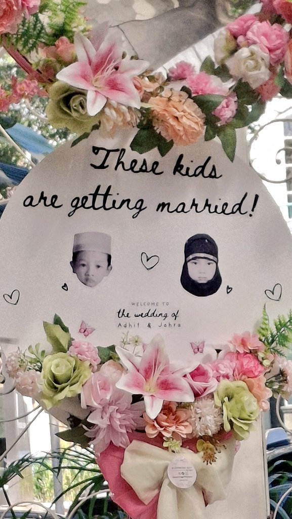 fadedblush's tweet photo. Three years have passed and now we're married yeay. https://t.co/w4EyqY96O0