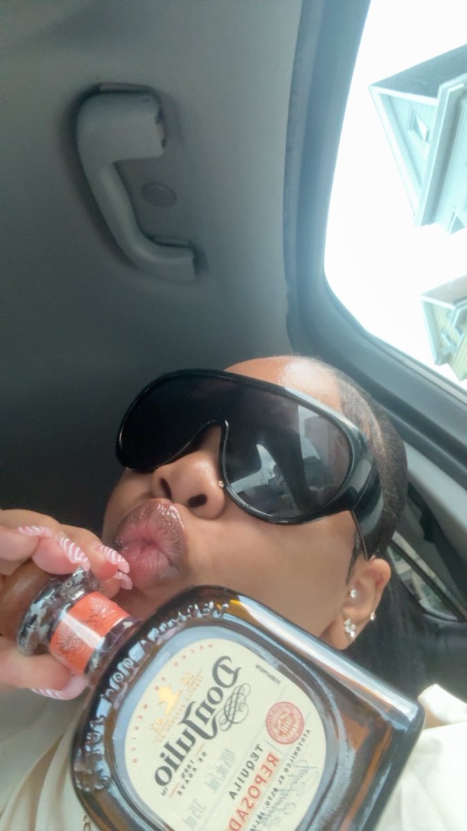 filesofmillie's tweet photo. Was acting a fool last week😂😭😭 https://t.co/Y9OQIXeARK