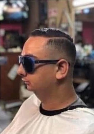 mlkgbfe2's tweet photo. Não sei pq essa foto do CR7 me lembrou essa foto do meme do com barba e sem barba. https://t.co/ZCRM6jvAq8