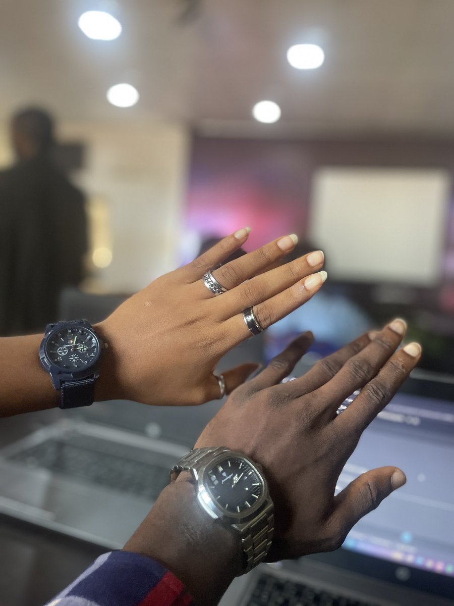 ThoaLin's tweet photo. It’s actually the #Week2Day3 of my AI 🤖 internship with the @AlgorithmicExp_ and all i can say is that it was a success , thanks to my partner @AnswerAnnie for her contribution to the teamwork 🥳,#ArtificialIntelligence #AlgorithmicExplorers #AIInternship https://t.co/ECLc7mq1Sk