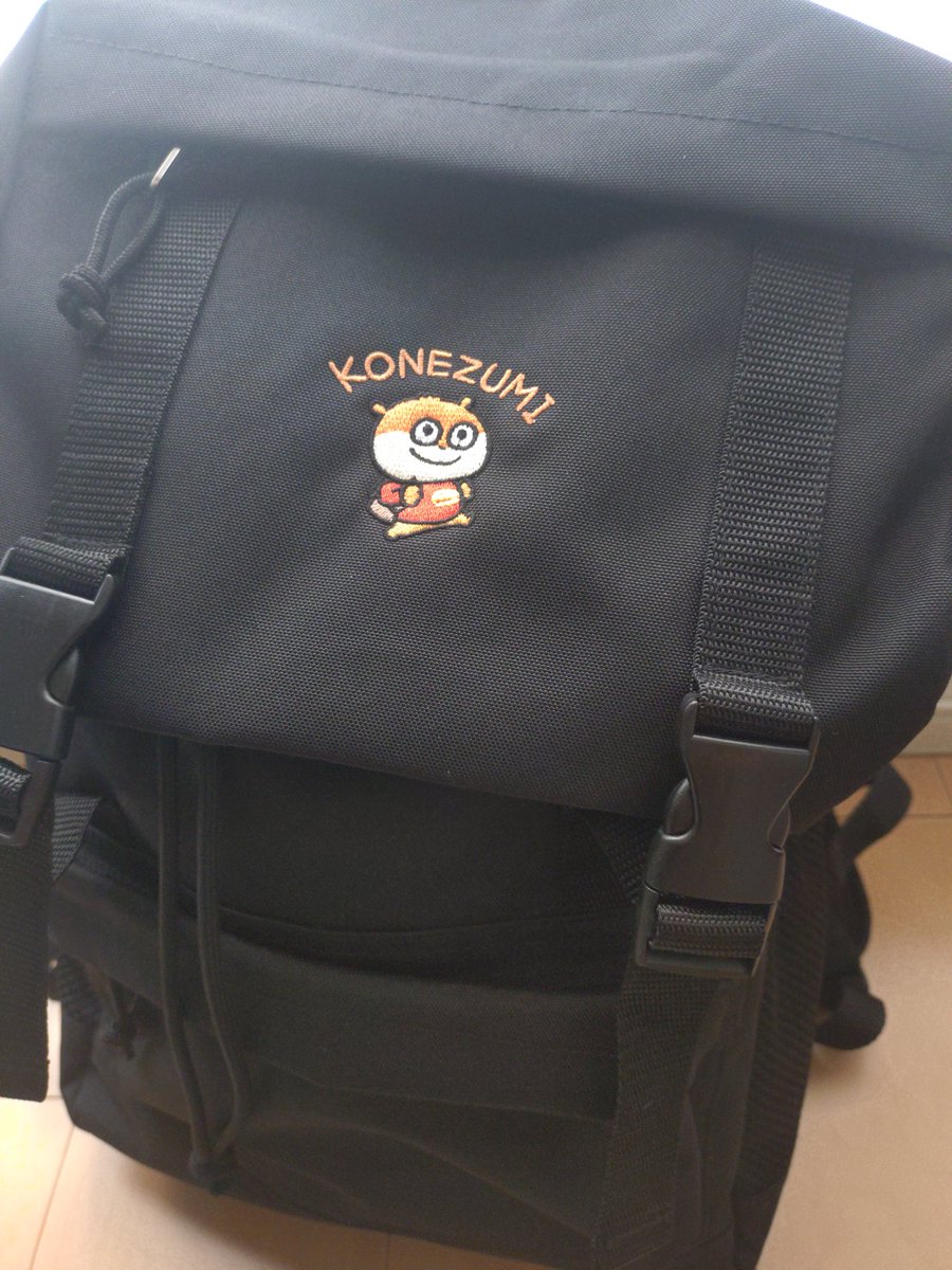 uono5460's tweet photo. デイパック手に入れました。
早速仕事行くときに使ってる！
結構容量あるのとポケットが分かりやすくて使いやすい！ https://t.co/LFemXWUYk1