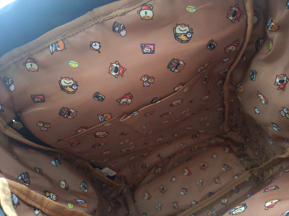 uono5460's tweet photo. デイパック手に入れました。
早速仕事行くときに使ってる！
結構容量あるのとポケットが分かりやすくて使いやすい！ https://t.co/LFemXWUYk1
