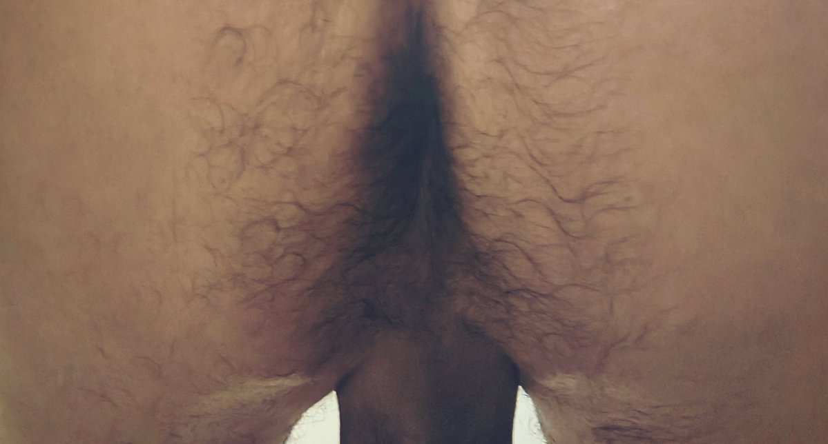 _HungNativeGuy_'s tweet photo. My wet hairy Navajo ass hole after a shower. As requested. I love pics like this too. 😉 https://t.co/PWmKyQZ1OJ