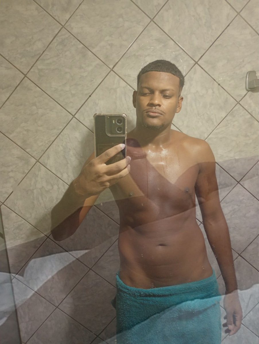 Frtss21's tweet photo. entrei pra trend🔥 https://t.co/QknZYDiiVA
