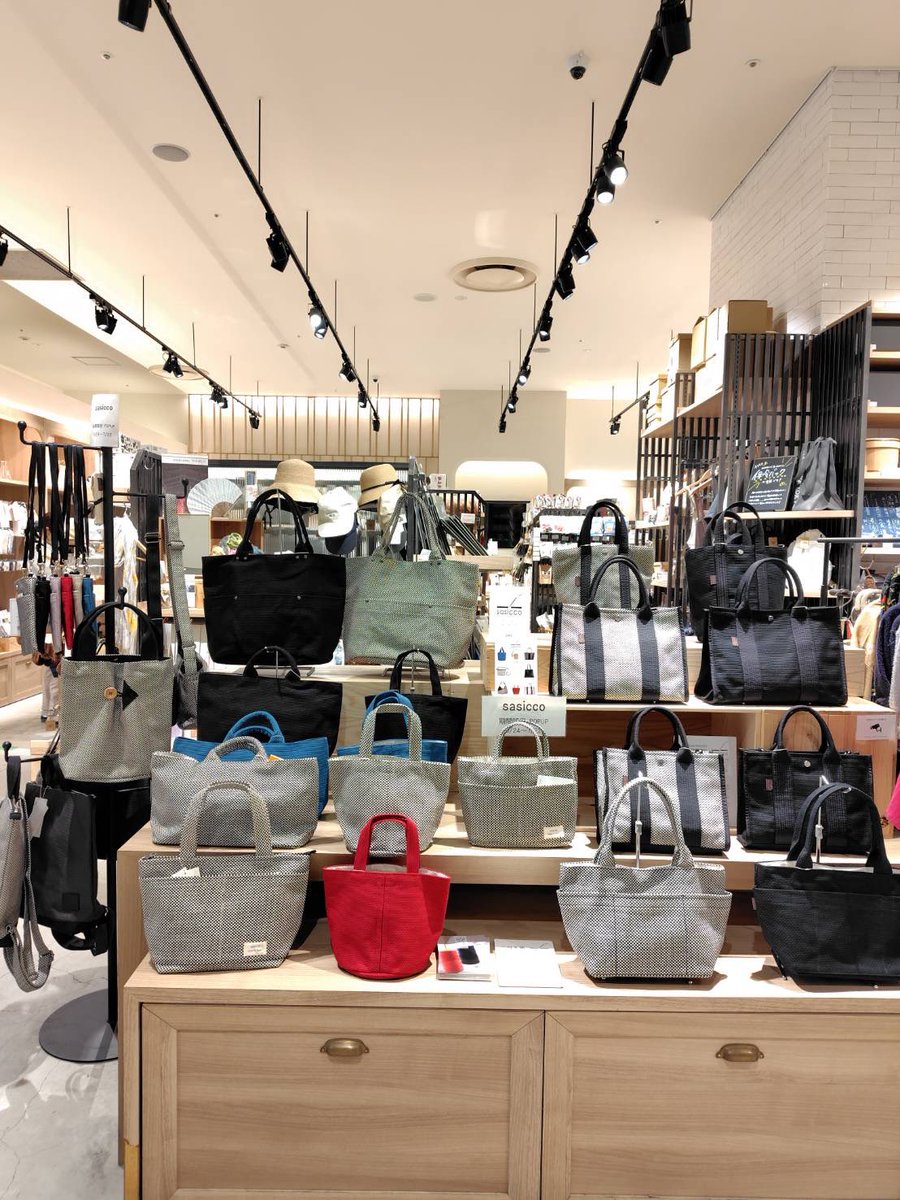 tanei_sasicco's tweet photo. おはようございます☀️

現在、

AKOMEYA TOKYO 立川髙島屋S.C.
AKOMEYA TOKYO 流山おおたかの森S.C.

にてPOPUPSHOP開催中！
お近くにお越しの際はぜひお立ち寄りください！

▪️AKOMEYA TOKYO 流山おおたかの森S.C.
～7/26（日）

▪️AKOMEYA TOKYO 立川髙島屋S.C.
～7/22（水）

@AKOMEYATOKYO https://t.co/yte3dpLlJV