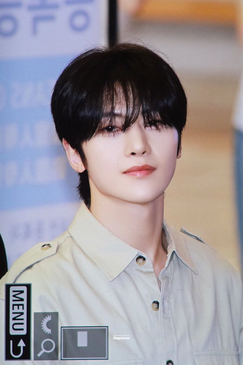 Happiness_0528's tweet photo. 260703
#석매튜 #SEOKMATTHEW #石友鉉 #ソクマシュー #メテュ #제로베이스원 #제베원 #ZEROBASEONE #ZB1 https://t.co/L3WpvaUR5W