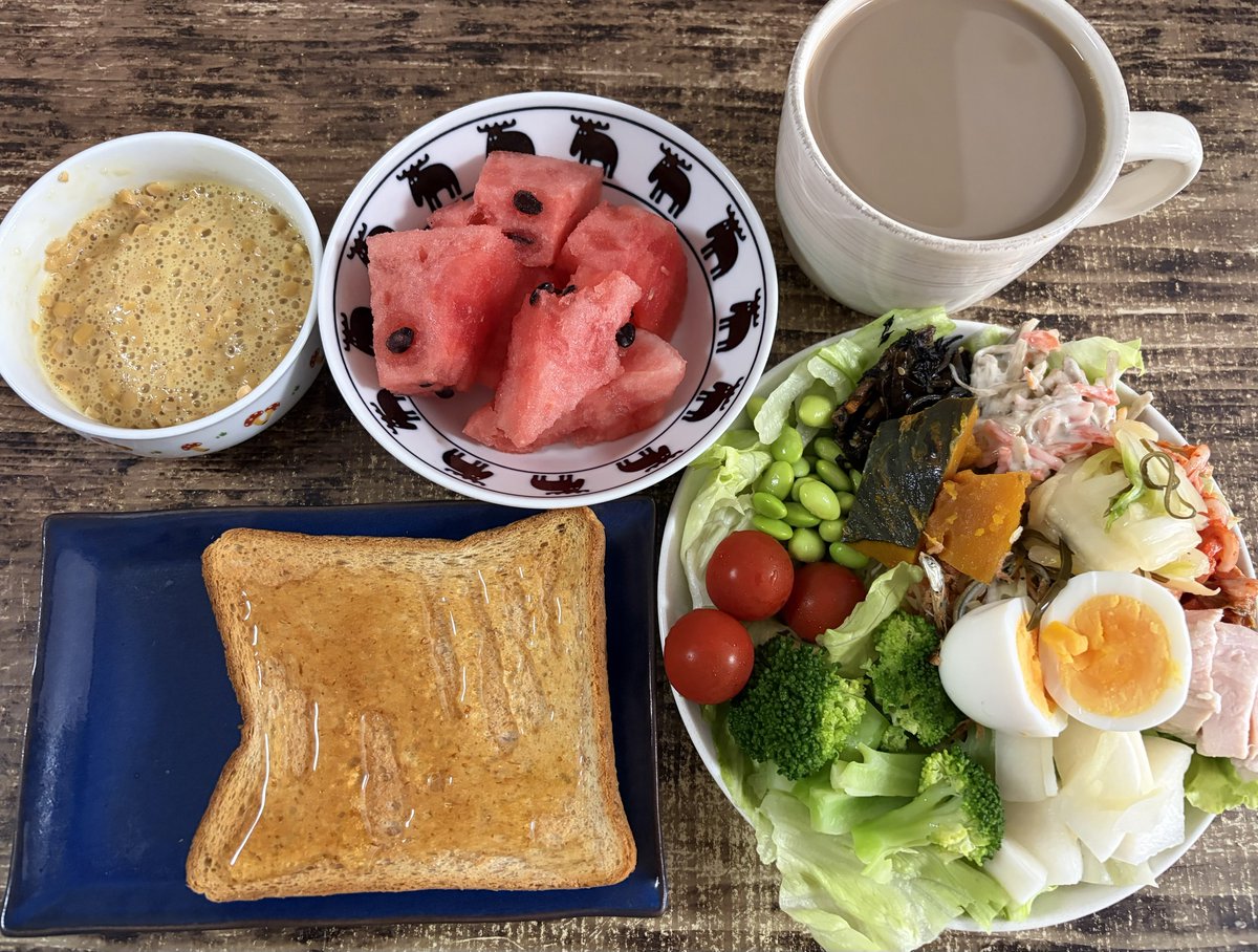 ohbongmt's tweet photo. 今朝の朝食！오늘의 조식
今朝は少し雨が降りましたね！冴えない天気が続いてますが、今日もしっかり食べて元気に過ごしましょうね！😌🐰🥦🥕 https://t.co/VPDDkO67mr