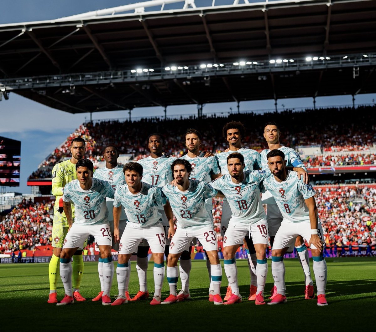 TouchmineX's tweet photo. 🚨🇵🇹 | Portugal played ZERO line breaking passes in the first 45 minutes of the match! ❌😬 https://t.co/dpJvkHbg78