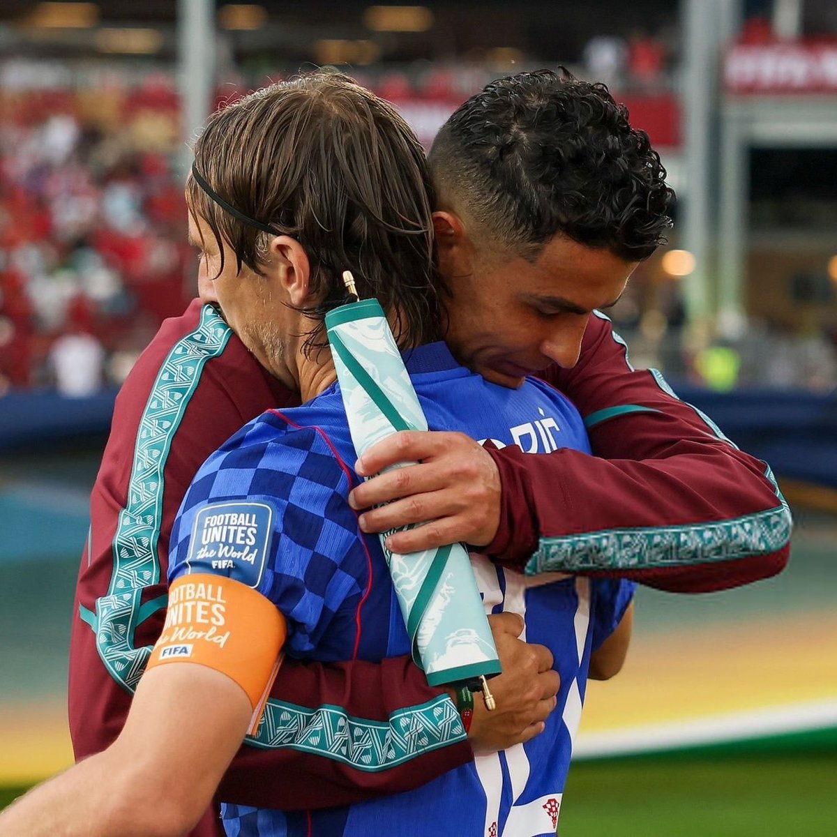 idextratime's tweet photo. Untuk pertama kalinya dalam sejarah Piala Dunia, dua pemain berusia 40 tahun lebih saling berhadapan di lapangan. 🍷 https://t.co/hihwcQOYvr