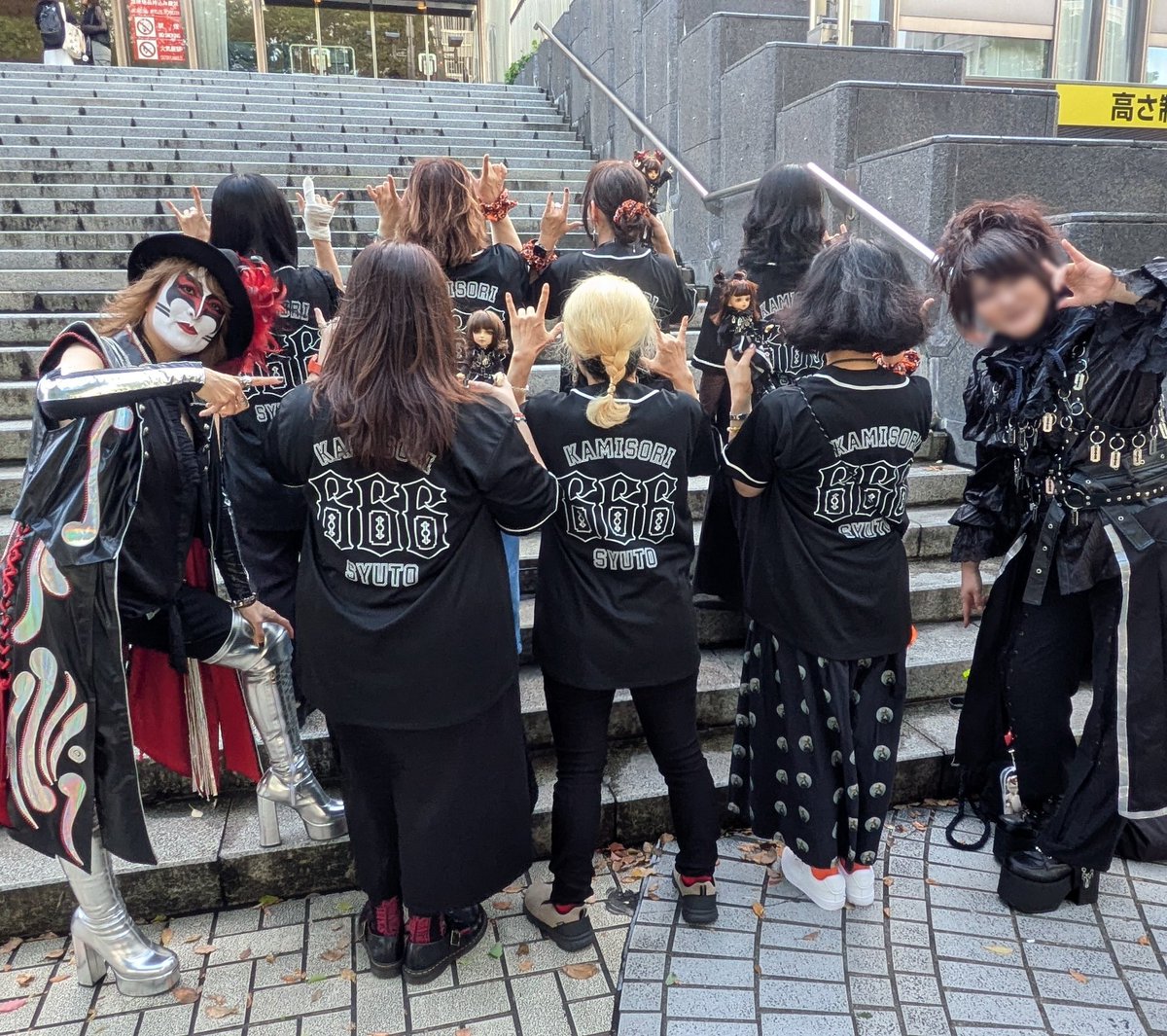 kamine666's tweet photo. 聖飢魔II GREAT BLACK MASS TOUR「SEASON II」フォレストホール
元名古屋市民会館！来れてよかった名古屋😭  ど真ん中で全体像がよく見えた。会場の熱量も高くだんだんMCも長くなってきて😂ほんと通常運転のミサツアーが戻ってきたって感じがして嬉しいぜ✨️  ブラックなスーちゃん可愛かった https://t.co/KRdpHGdaDH