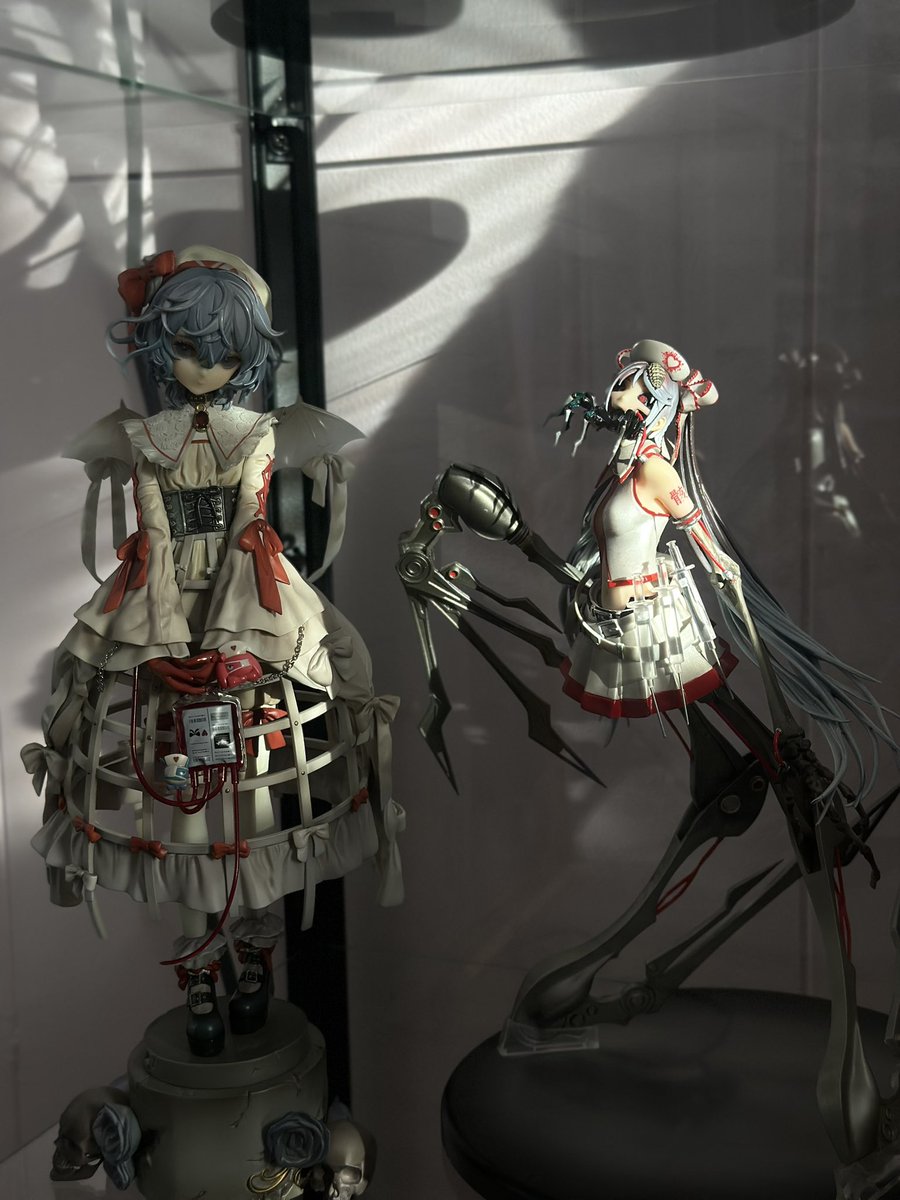 Plastic0verDrug's tweet photo. I can only hope in another life I look like these bugs<3

#calneca #figurecollection #remiliascarlet https://t.co/8av8OdDZAf