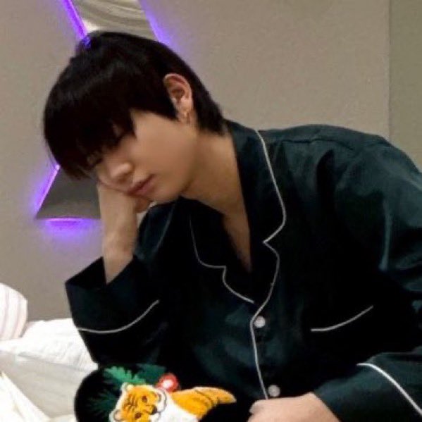 voiceohyul's tweet photo. 😴 #OHYUL #오율 https://t.co/1jJzjfhK6M