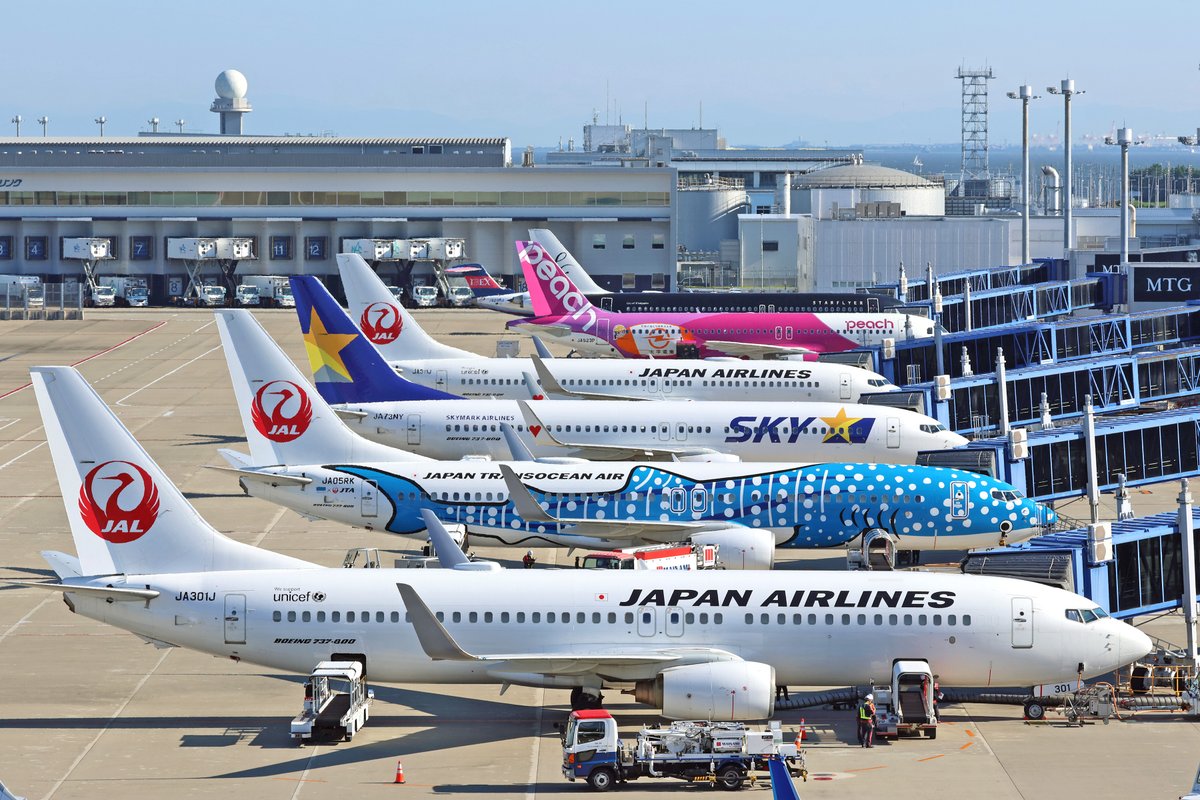 Centrairairport's tweet photo. 今朝のセントレアの国内線の様子です。JTAのジンベエジェットの姿も見えました。晴れた夏の日が良く似合いますね。今日も一日安全運航でいってらっしゃい！ https://t.co/mA7huptwqD
