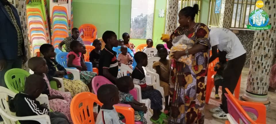caced_ong's tweet photo. 📍#Mugere | #Burundi
Le Président de @caced_ong, @JeremieNdiho, a visité la #Maison_de_la_Compassion, qui accueille 56 enfants orphelins, et a réaffirmé l'engagement de CACED à soutenir ce centre.
«Prendre soin des enfants orphelins, c'est investir dans l'avenir du pays». https://t.co/AVd0X0tpxK