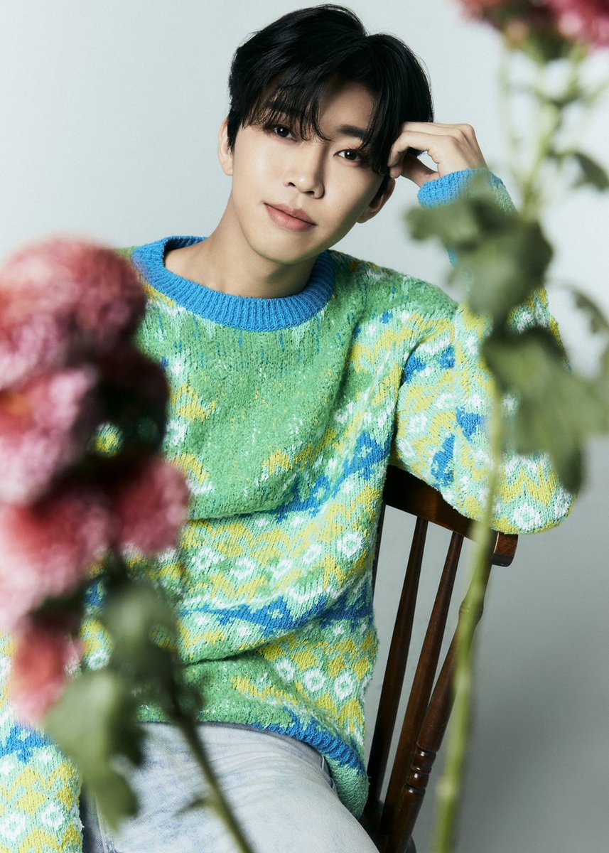 imbcenews's tweet photo. 역시 임영웅이네…2026년 7월 광고모델 브랜드평판 '1위'
#임영웅 #가수 #광고모델 #브랜드평판 #1위 #한국기업평판연구소 #iMBC연예

7월 빅데이터 분석 결과 1위는 가수 임영웅이었다. 임영웅 브랜드는 참여지수 169,852 미디어지수 275,717 소통지수 776,620 커뮤니티지수 868,292가 되면서 브랜드평판지수 2,090,482로 분석됐다. 지난 6월 브랜드평판지수 2,495,542와 비교해 보면 16.23% 하락했다.

"2026년 7월 광고모델 브랜드평판 1위를 기록한 임영웅 브랜드에 대한 링크분석에서는 "고백하다, 기부하다, 축하하다'가 높게 나왔고, 키워드 분석에서는 '영웅시대, 산골총각 영웅, 생일'이 높게 나왔다. 임영웅 브랜드에 대한 긍부정비율 분석에서 긍정비율 94.08%로 분석되었다. "라고 브랜드 빅데이터 분석했다.

🔗https://t.co/FFNRmhs64u
