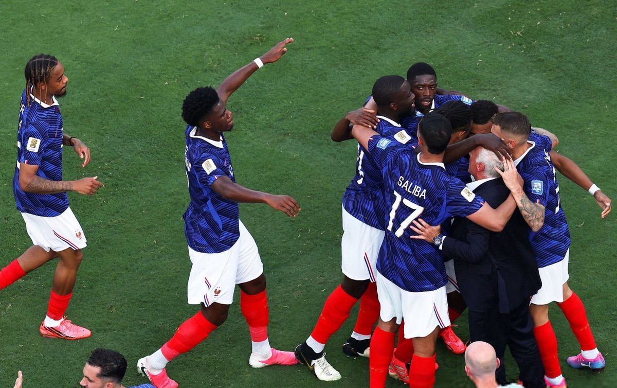 _BeFootball's tweet photo. 🚨 40 DEGRÉS ANNONCÉS À PHILADELPHIE POUR FRANCE 🇫🇷 - 🇵🇾 PARAGUAY d’après @lequipe ! 🤯

On espère que les Bleus ont le cardio et la résistance pour jouer sous cette chaleur. 🥵☀️ https://t.co/9gMtOsbMQE