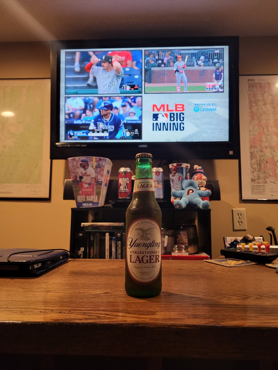 OdysseusSetter's tweet photo. Q: "Jim, how are you kicking off your 4th of July weekend tonight?"
A: "Sitting at my bar, watching #MLBBigInning naturally."
@GreggCasertaMLB @MattYallofMLB and crew run a very grossly underrated @MLB product. Tune in.
Follow @MLB_Reminder https://t.co/cHejmgIxkj