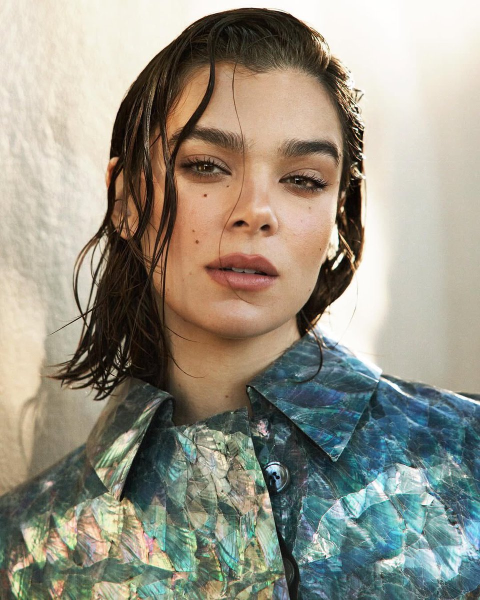 best of hailee steinfeld tweet media