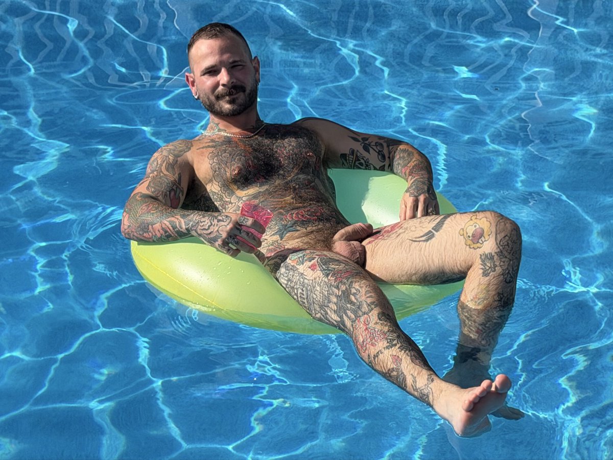 Chuck_tattoos's tweet photo. 🛟🍹
#men #gay #tattooedmen #hairy https://t.co/ddh570YawG
