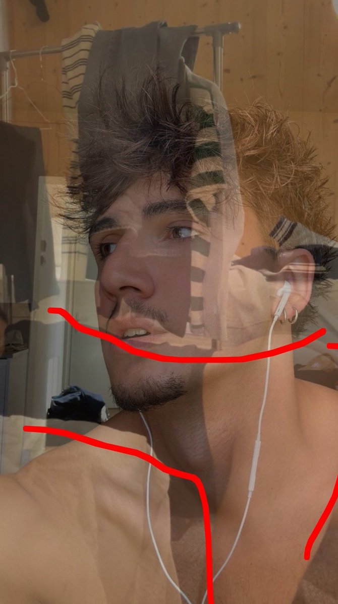 devxx23's tweet photo. @MadiusLipGod @axxllllll It's right here lmao, it took 3 minutes to fine ts again 😭 https://t.co/V3CwvTq4mp