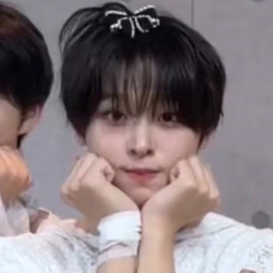 butterflyutsie's tweet photo. aegyo is like pissing to him. don’t ask me dumb ass questions. https://t.co/lUt6NeSBIz