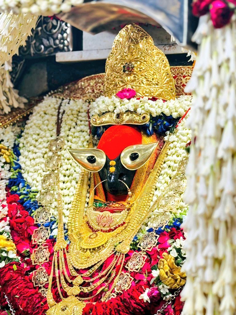 UPkiBeti's tweet photo. विंध्याचल पर्वत पर विराजमान माँ विंध्यवासिनी देवी के दिव्य दर्शन 

जय माँ विंध्यवासिनी 🚩🙏🏻❣️ https://t.co/Th4HUNPZTg