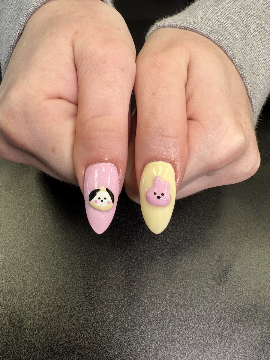 no1jmlover's tweet photo. COOKY CHIMMY NAILS #jikook https://t.co/mbxfD39N0s