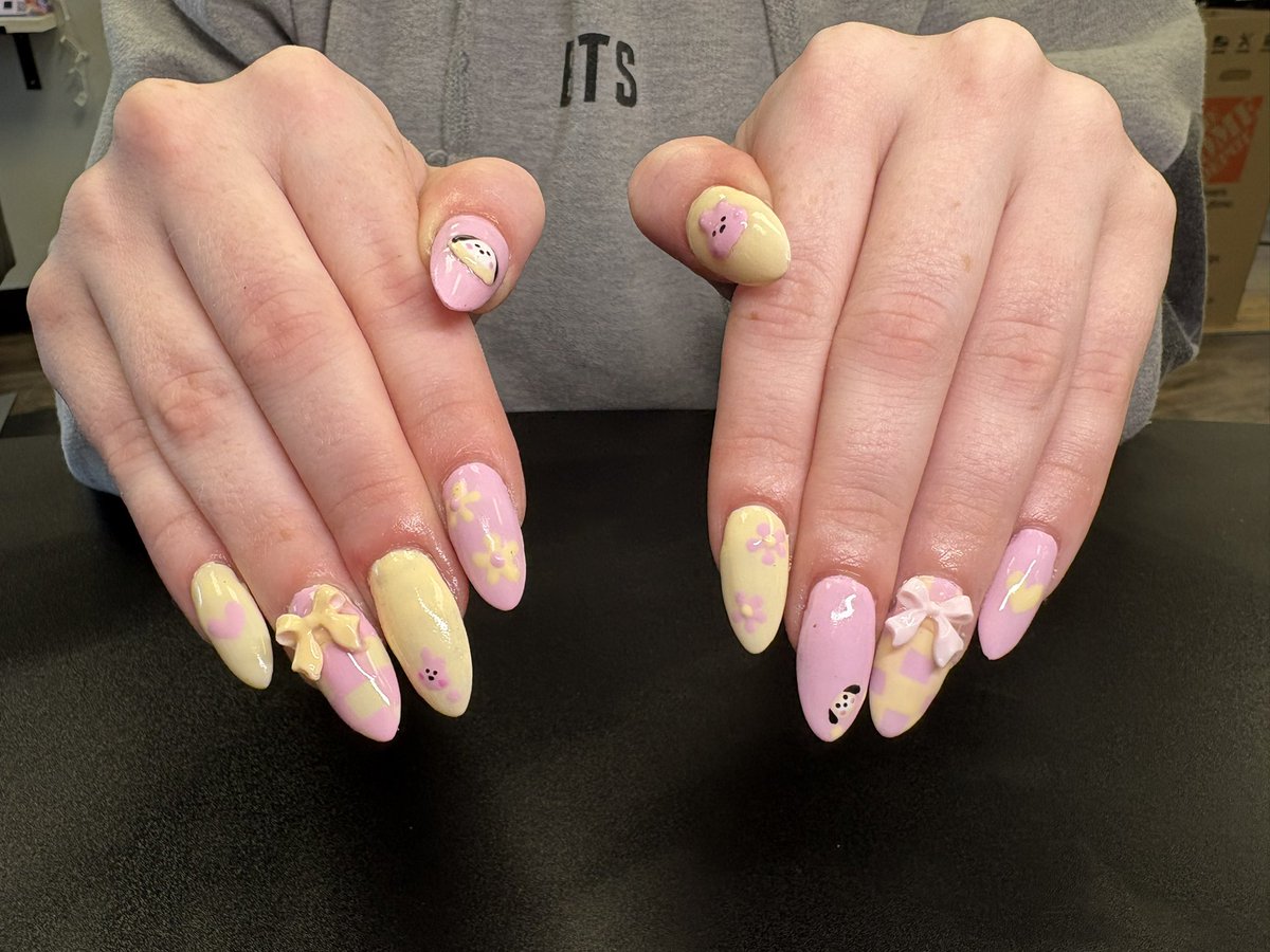 no1jmlover's tweet photo. COOKY CHIMMY NAILS #jikook https://t.co/mbxfD39N0s