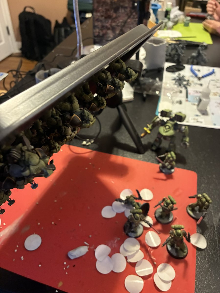 AlexanderV2111's tweet photo. Totally come checkout the stream! I be magnetizing minis! https://t.co/8AdTUkAX4j
